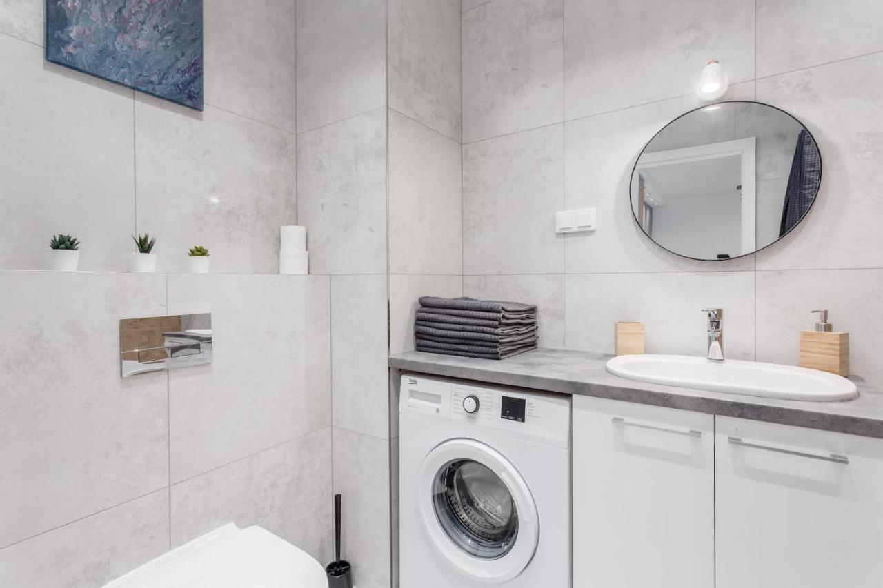 Chill Apartments Family Apartments ワルシャワ エクステリア 写真