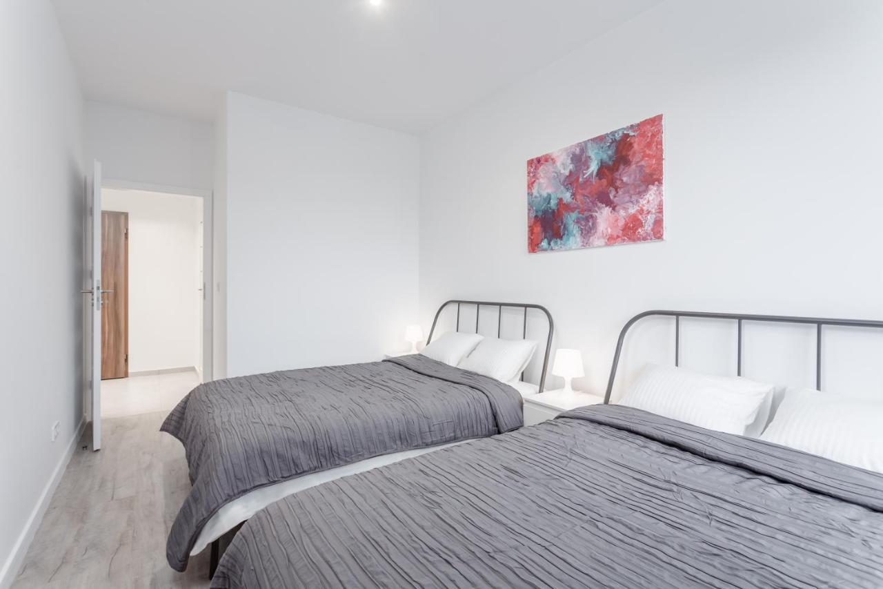 Chill Apartments Family Apartments ワルシャワ エクステリア 写真