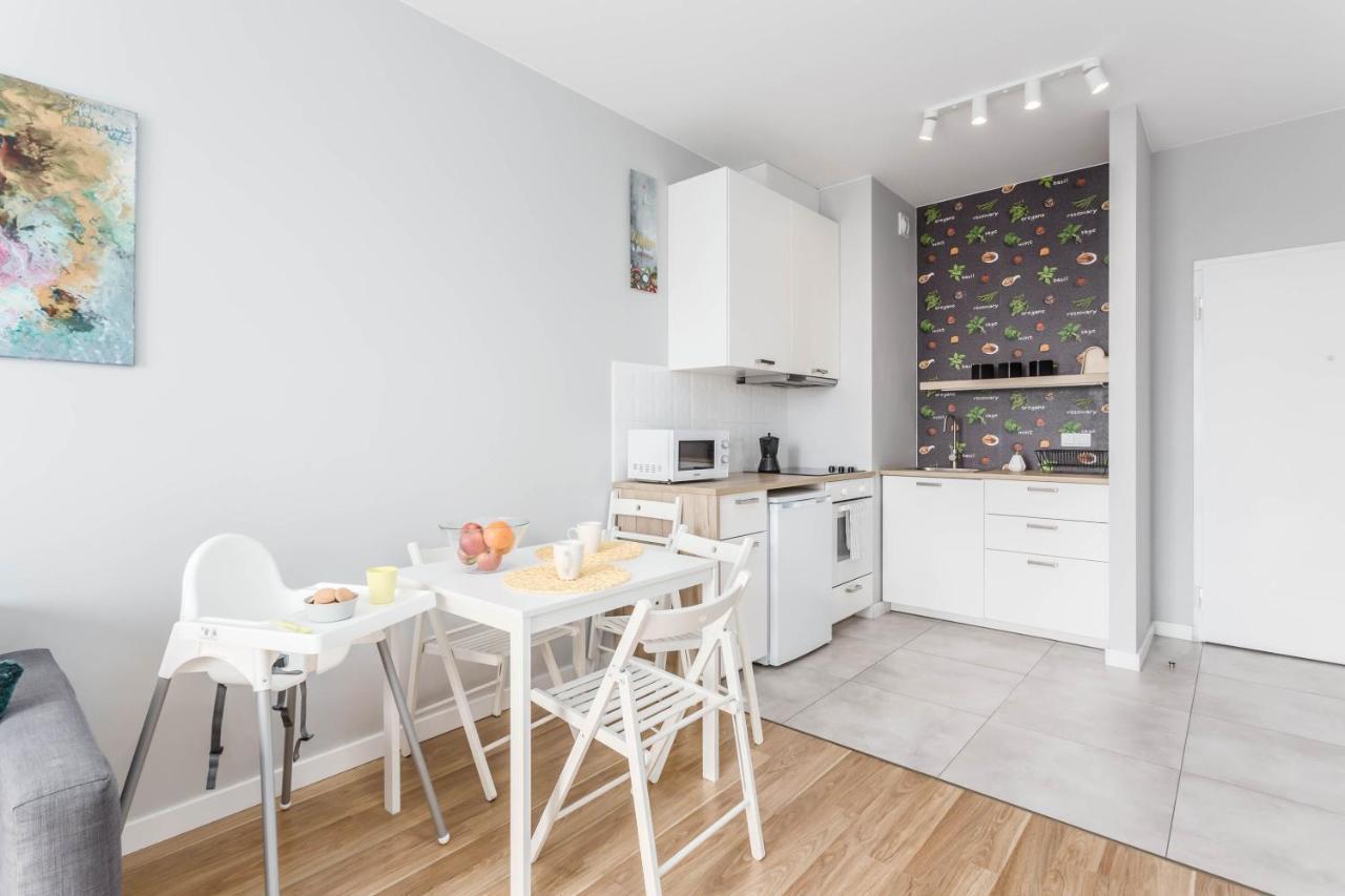 Chill Apartments Family Apartments ワルシャワ エクステリア 写真