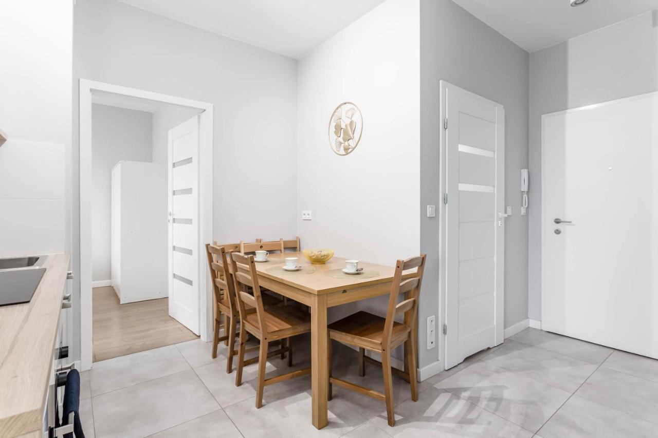Chill Apartments Family Apartments ワルシャワ エクステリア 写真