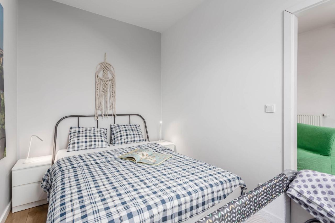 Chill Apartments Family Apartments ワルシャワ エクステリア 写真