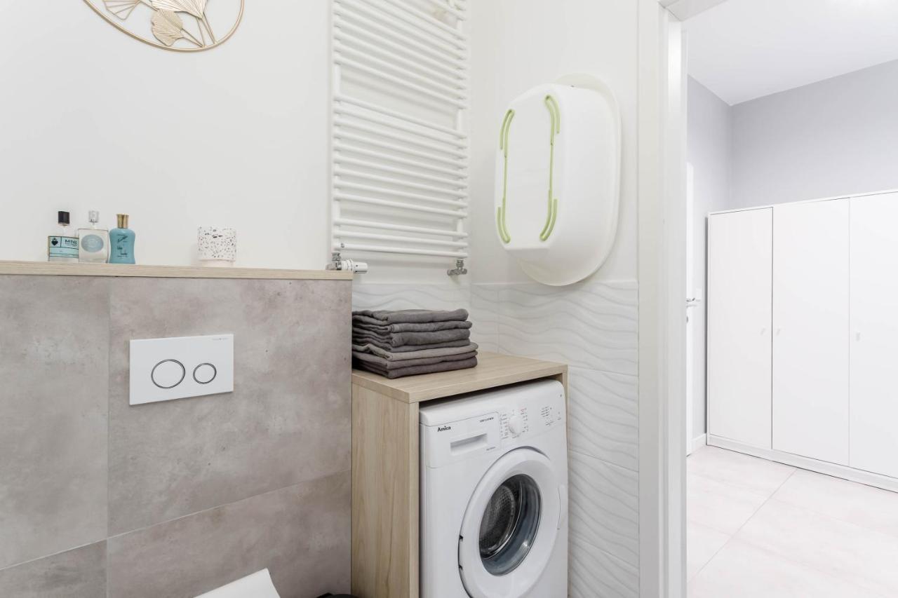 Chill Apartments Family Apartments ワルシャワ エクステリア 写真